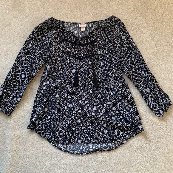 Mossimo Supply Co. Tops - Mossimo Printed Blouse
